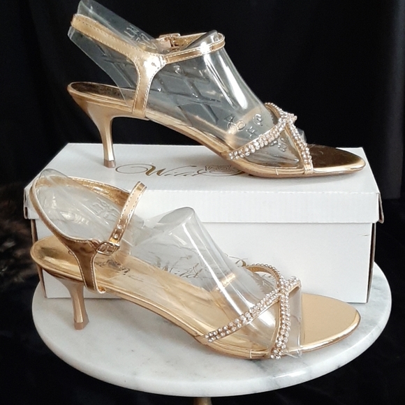 NWT Wild Rose Gold Heels with Rhinestone Straps - Picture 2 of 5